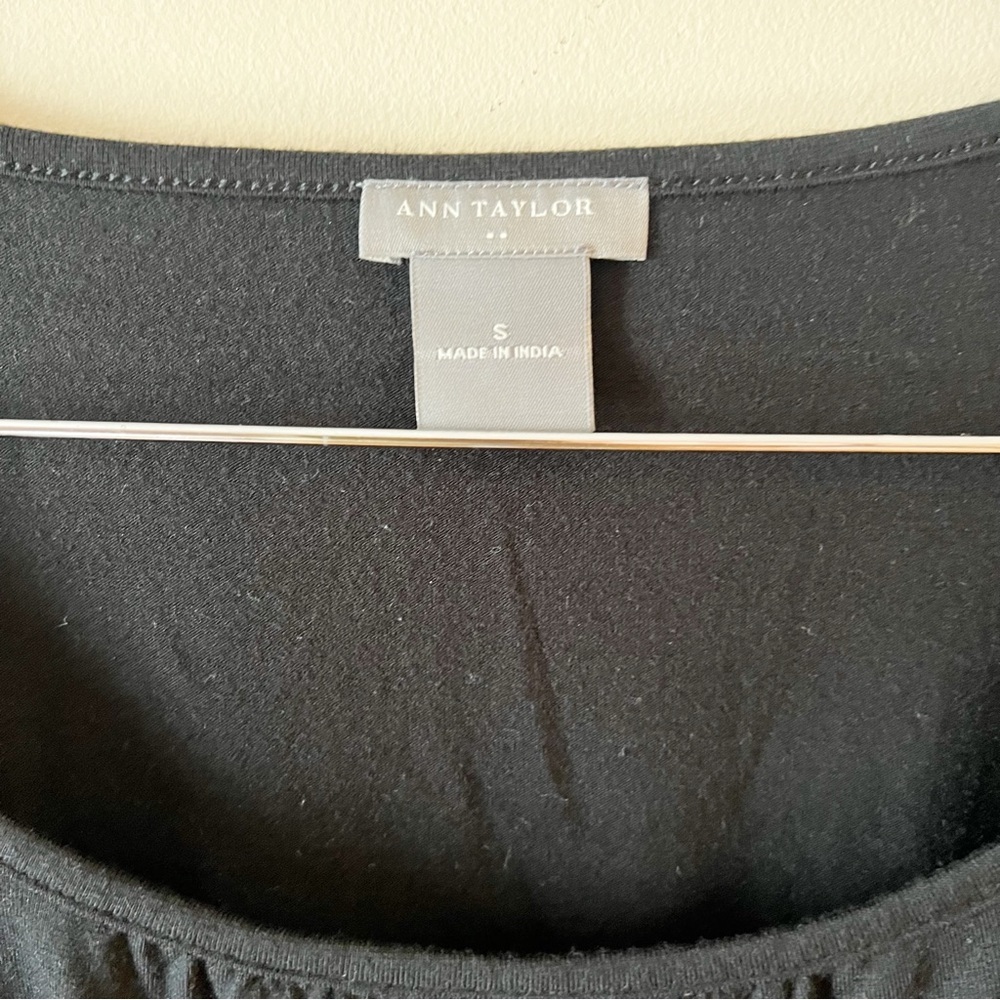 Ann Taylor Modal Black Short Sleeve Top Ruched Front Size Small Round Neck - Picture 4 of 8